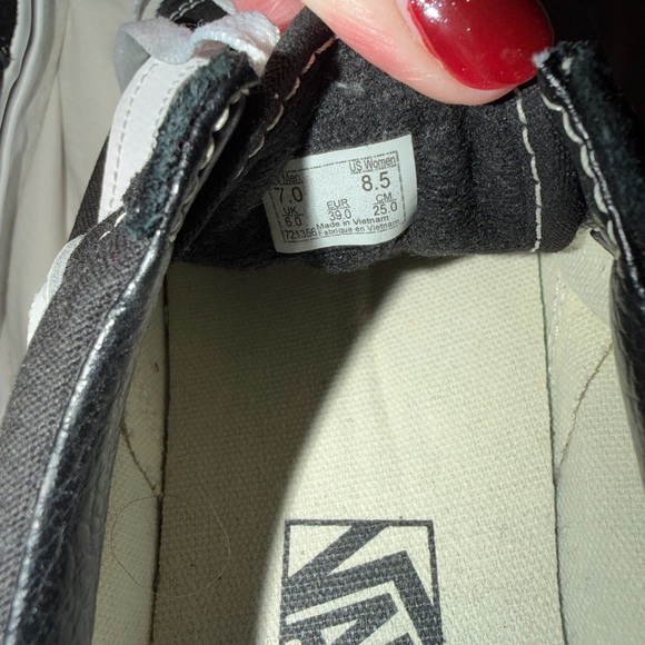 Vans | Black/White Lace-Up Sneakers, size 8.5 - Picture 2 of 2